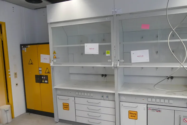 Wesemann Laborabzug DELTA 30 Maße in cm ca.: 150 x 90 x 272